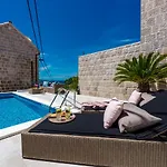 Luigi With A Pool Villa Cavtat