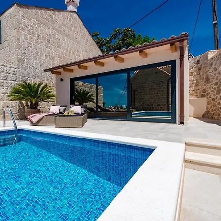 Luigi With A Pool Vila