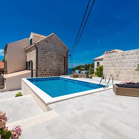 Villa Luigi With A Pool Cavtat